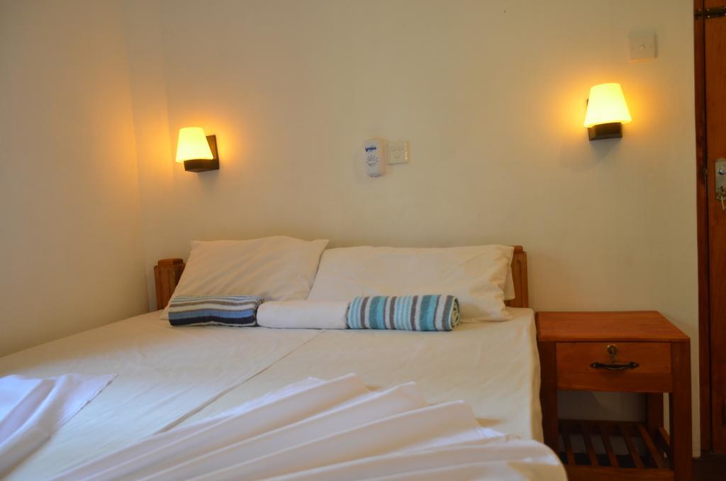Yaye Guest House Тисамахарама Екстериор снимка
