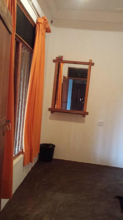 Yaye Guest House Тисамахарама Екстериор снимка
